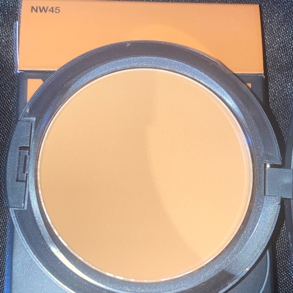 x1 MAC NW45 STUDIO FIX POWDER PLUS FOUNDATION BRAND NEW BOXED - Picture 9 of 13